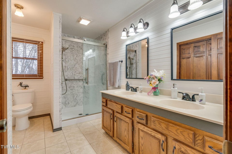 Photo #20: 1934 Old Walnut Lane