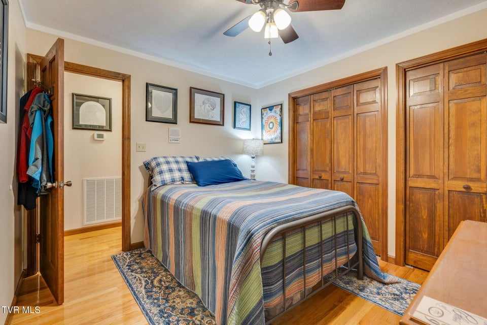 Photo #22: 1934 Old Walnut Lane