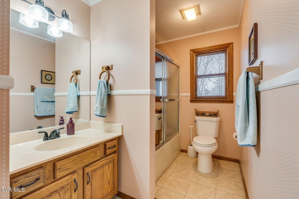 Photo #23: 1934 Old Walnut Lane