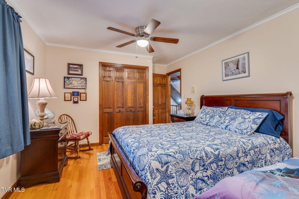 Photo #32: 1934 Old Walnut Lane