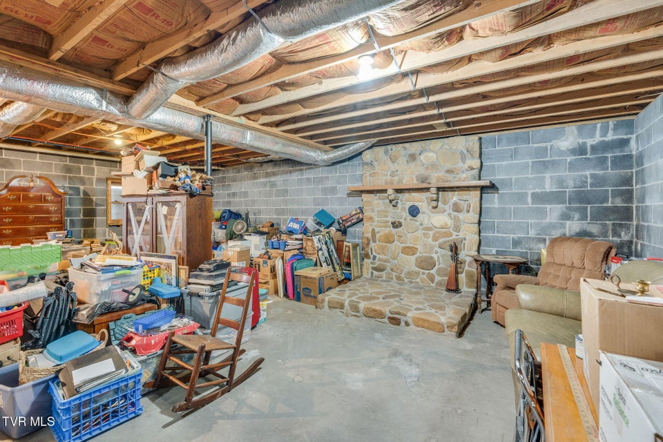 Photo #35: 1934 Old Walnut Lane