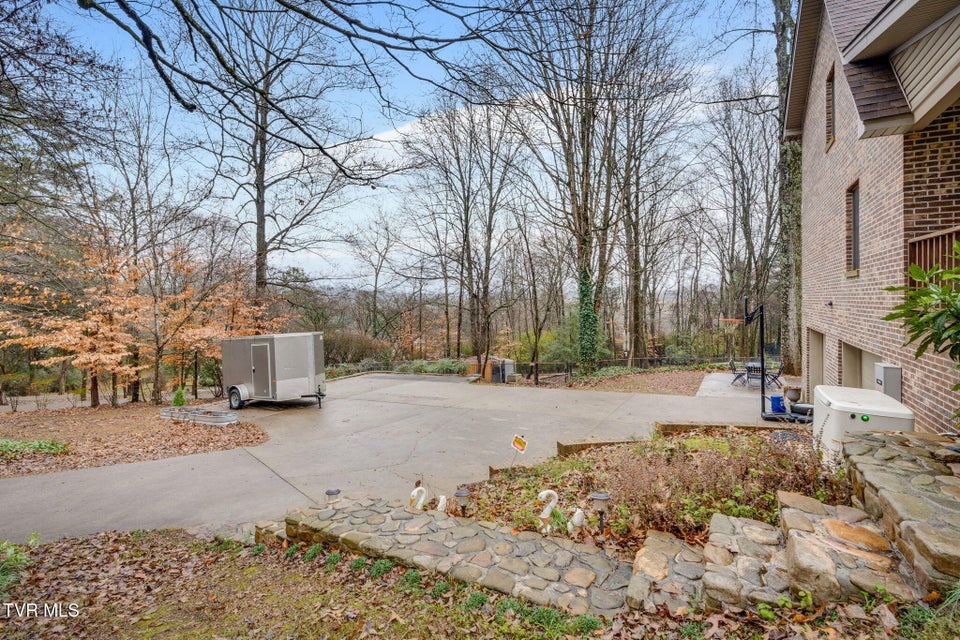 Photo #37: 1934 Old Walnut Lane