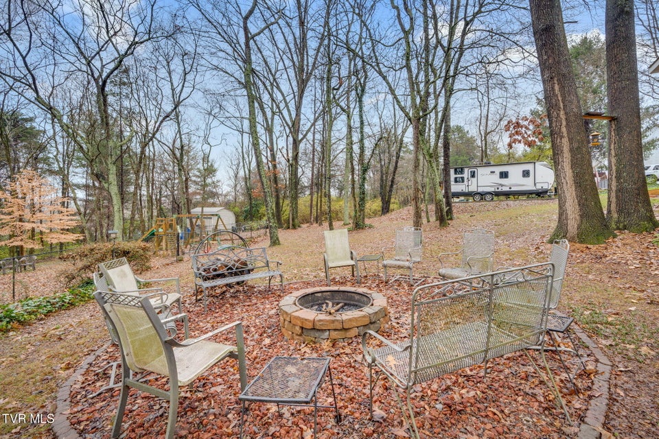 Photo #41: 1934 Old Walnut Lane