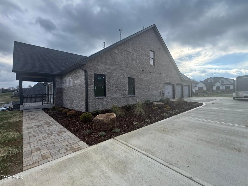 Photo #13: 3 Morning Glory Terrace