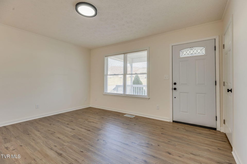 Photo #4: 323 Mountain Ash Drive