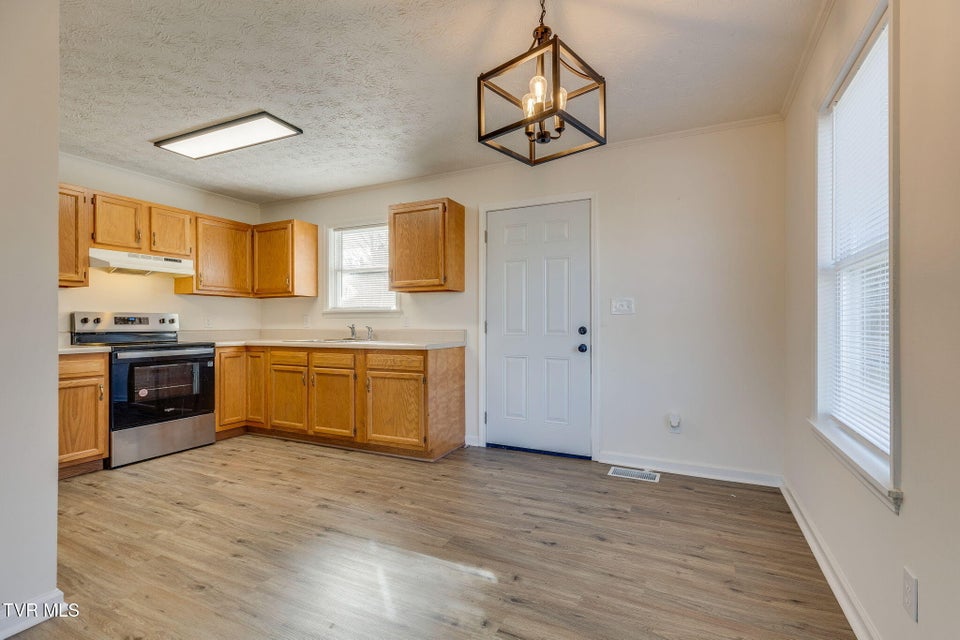 Photo #7: 323 Mountain Ash Drive