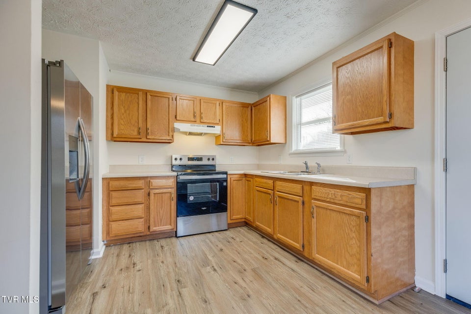 Photo #8: 323 Mountain Ash Drive