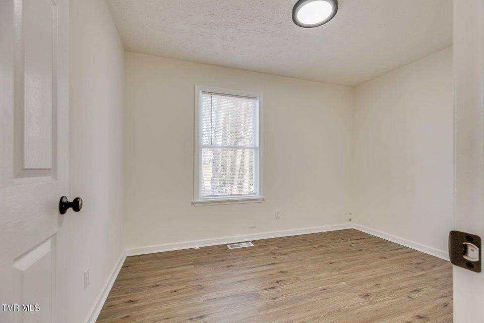 Photo #15: 323 Mountain Ash Drive