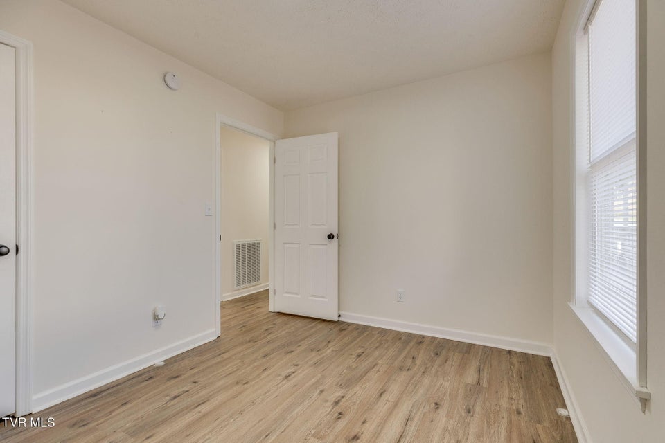 Photo #17: 323 Mountain Ash Drive