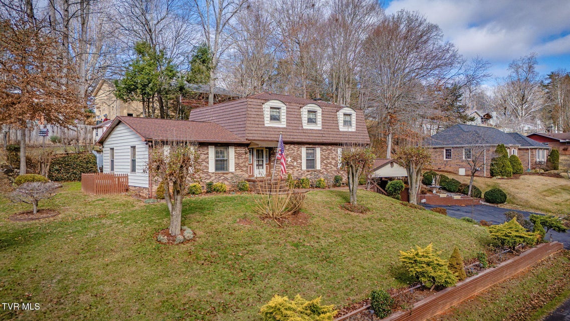 Photo #3: 557 Valley Avenue