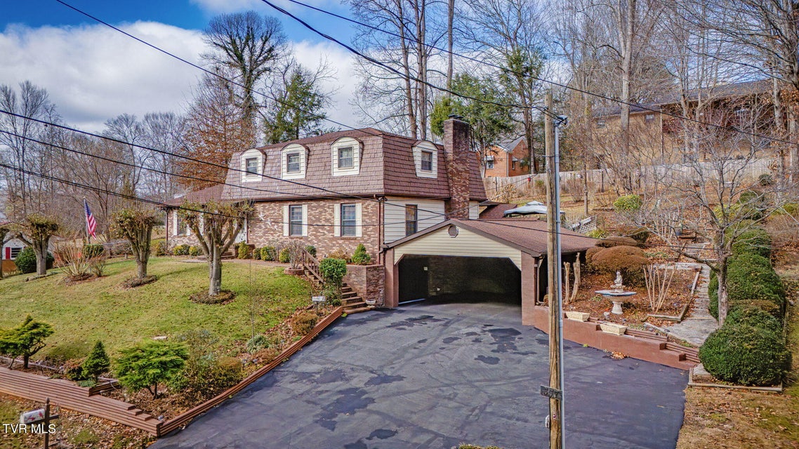 Photo #4: 557 Valley Avenue