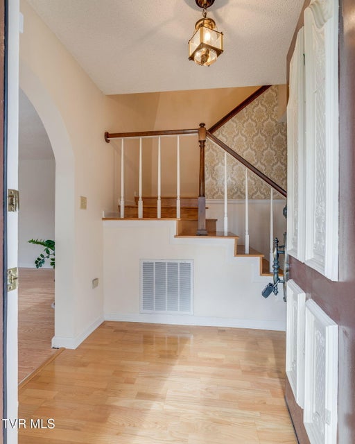 Photo #5: 557 Valley Avenue