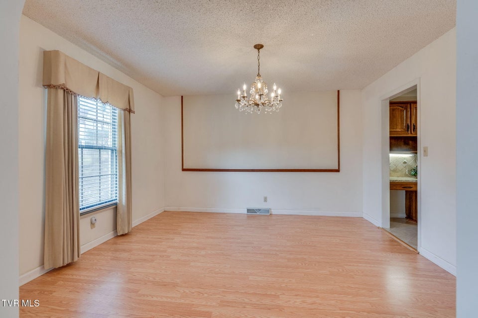 Photo #10: 557 Valley Avenue