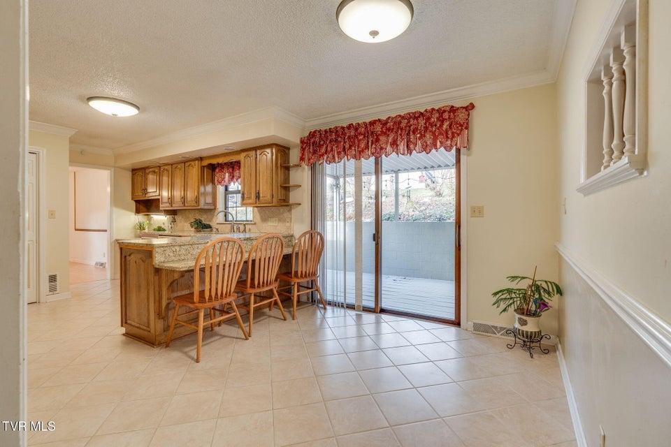 Photo #11: 557 Valley Avenue