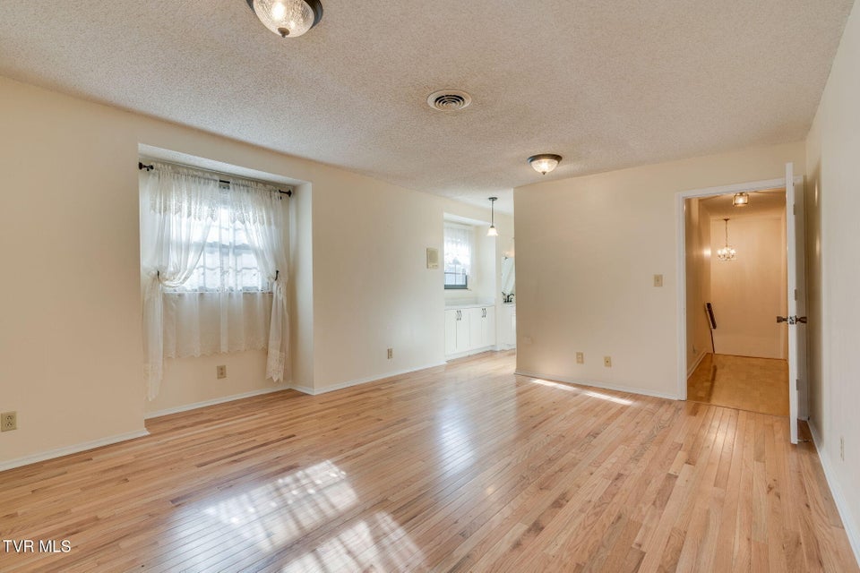 Photo #24: 557 Valley Avenue