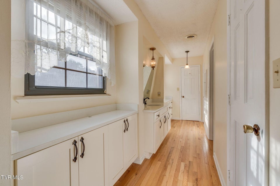 Photo #26: 557 Valley Avenue