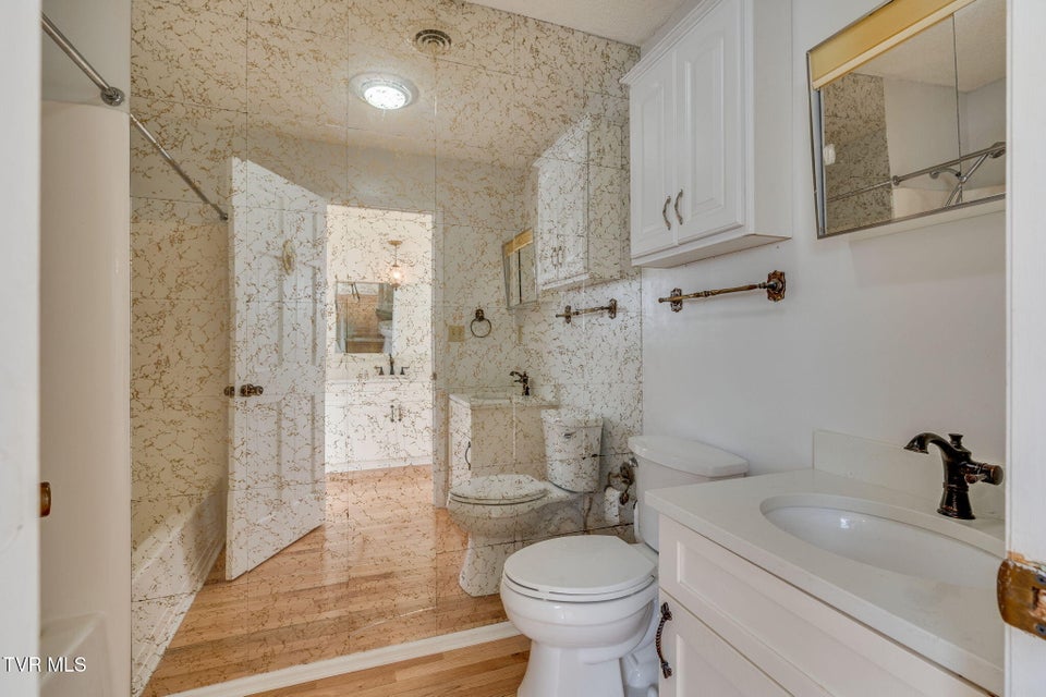 Photo #27: 557 Valley Avenue