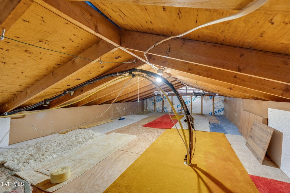 Photo #33: 557 Valley Avenue