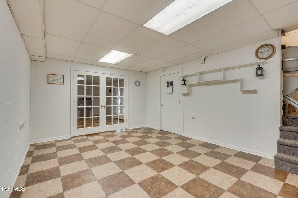 Photo #34: 557 Valley Avenue