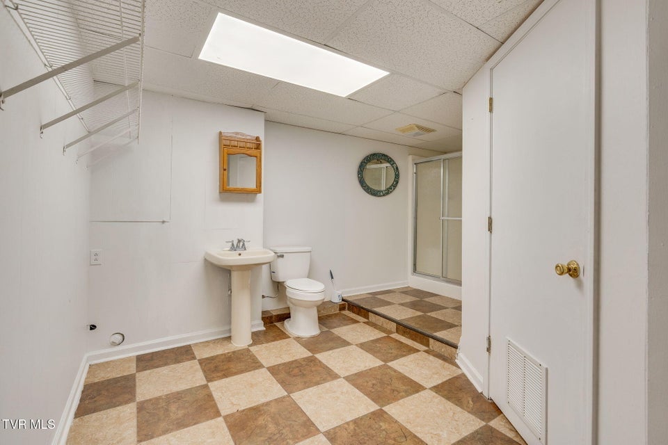 Photo #36: 557 Valley Avenue