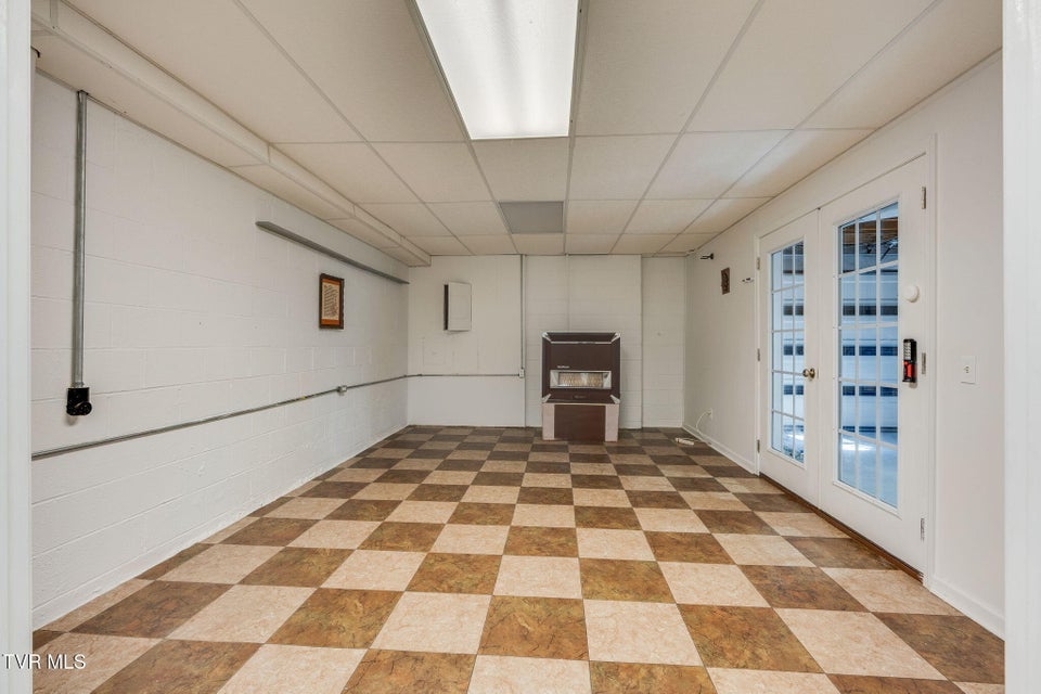 Photo #37: 557 Valley Avenue