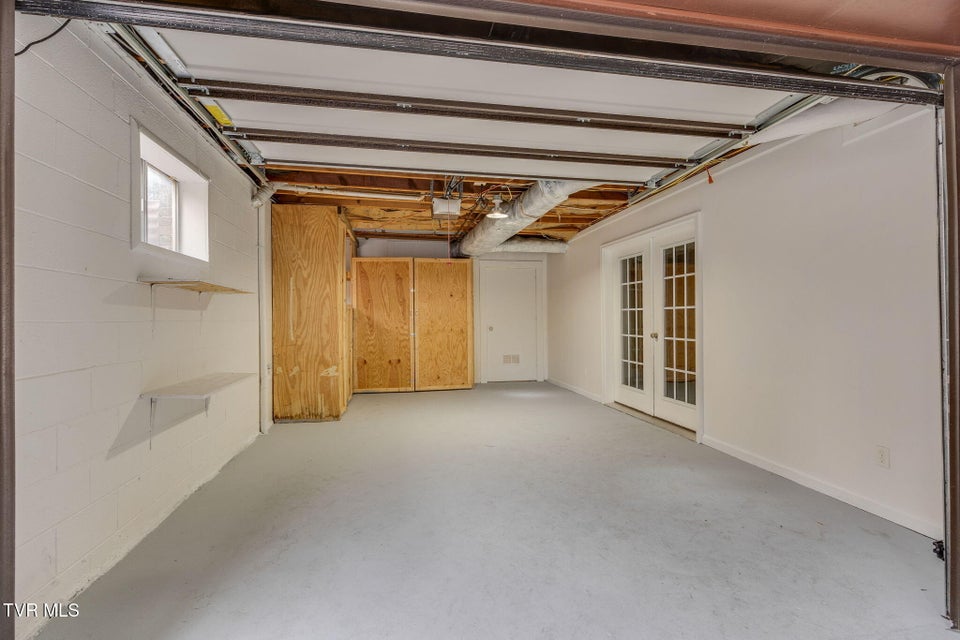 Photo #39: 557 Valley Avenue