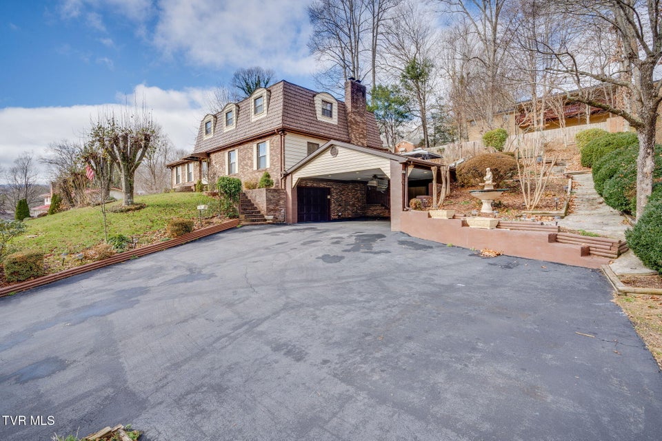 Photo #53: 557 Valley Avenue