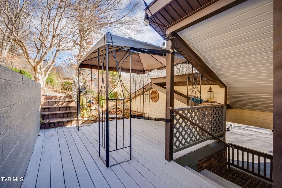 Photo #44: 557 Valley Avenue