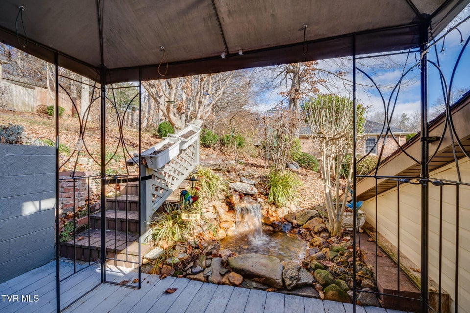 Photo #45: 557 Valley Avenue