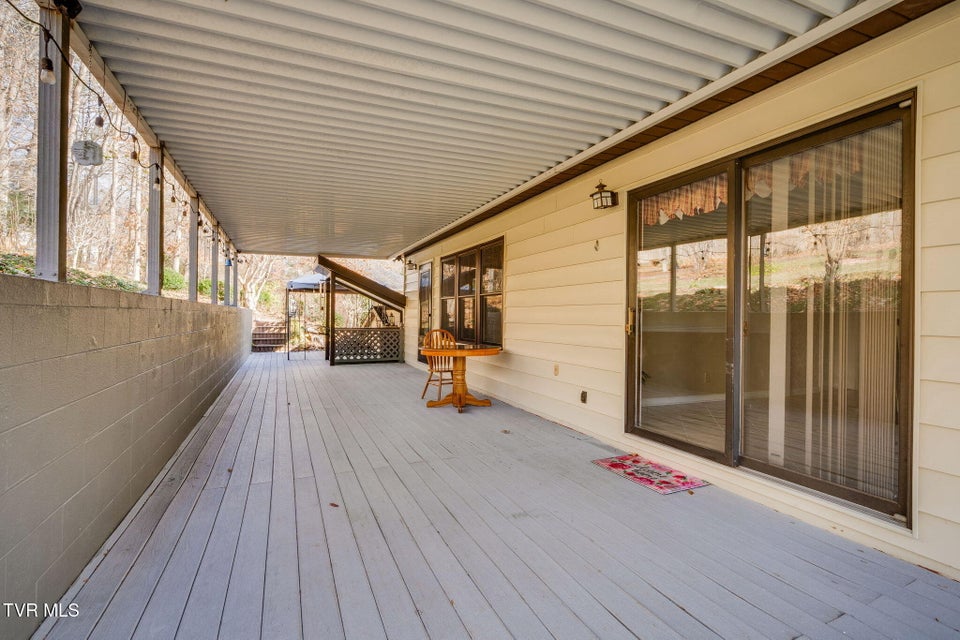 Photo #42: 557 Valley Avenue