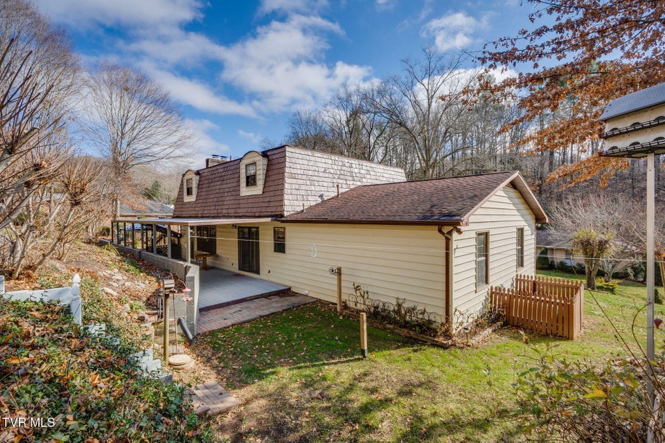 Photo #50: 557 Valley Avenue