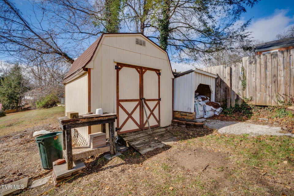 Photo #52: 557 Valley Avenue