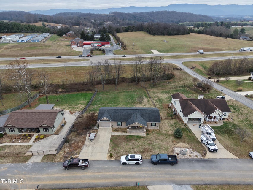 Photo #27: 44 Primrose Court