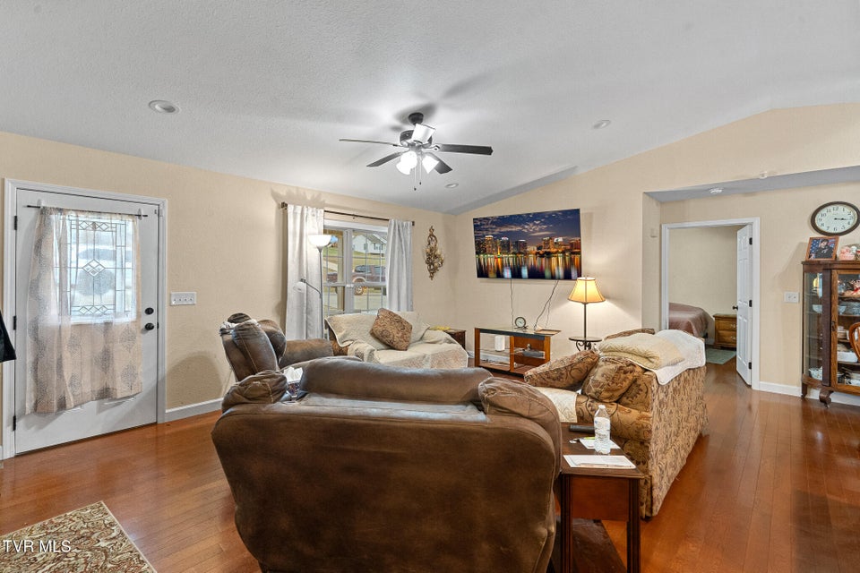 Photo #4: 44 Primrose Court