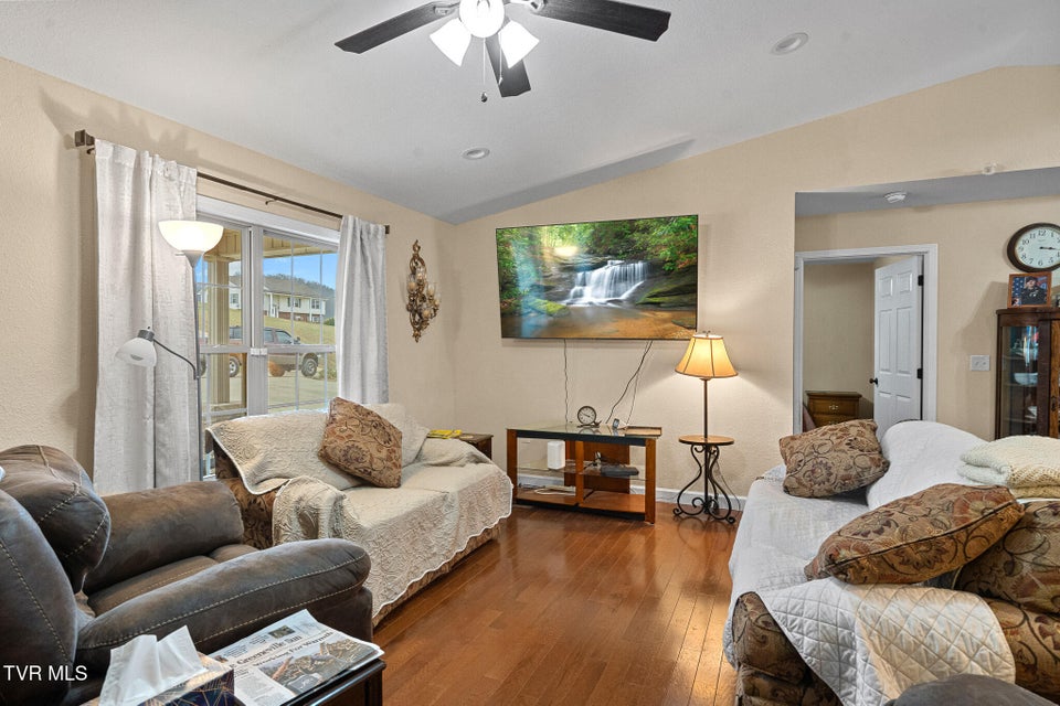 Photo #5: 44 Primrose Court