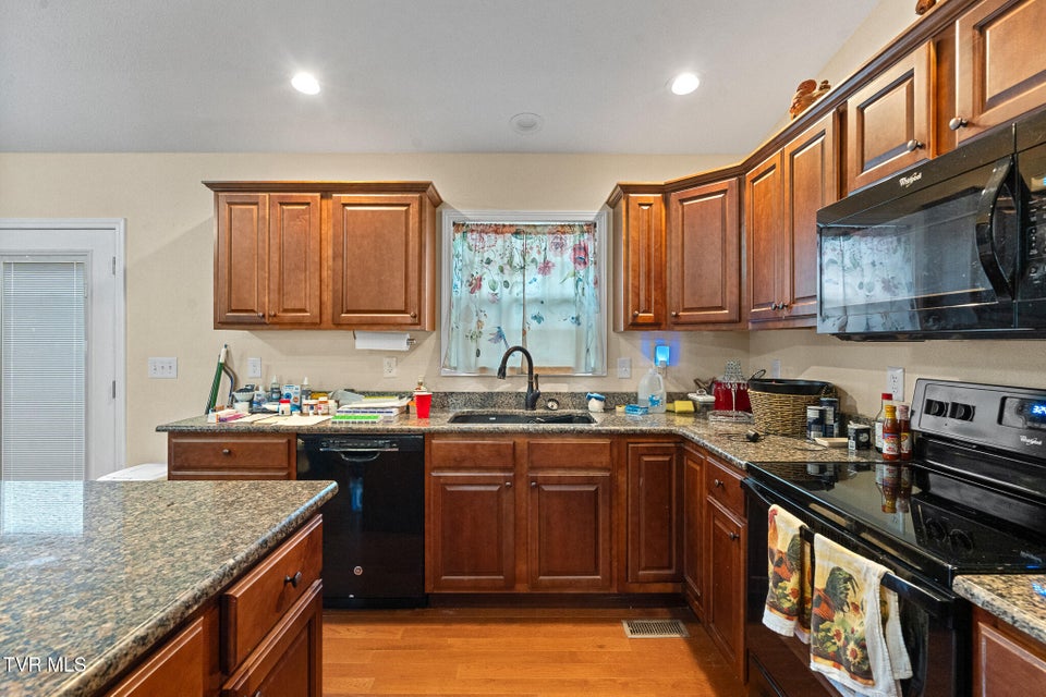 Photo #9: 44 Primrose Court