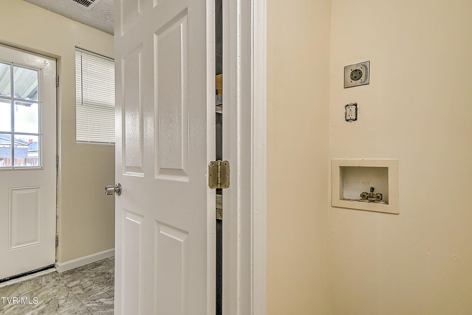 Photo #12: 508 Clinchfield Street