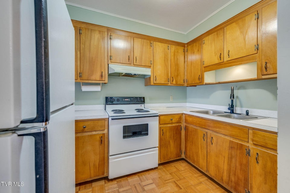 Photo #100: 322 Spruce Street