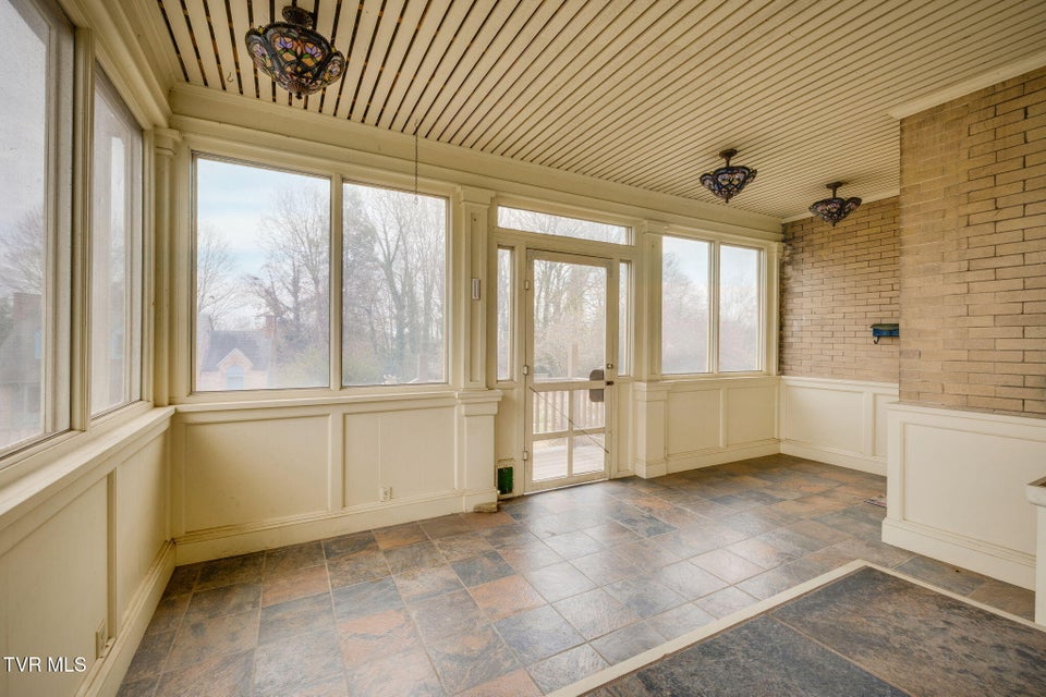 Photo #26: 322 Spruce Street