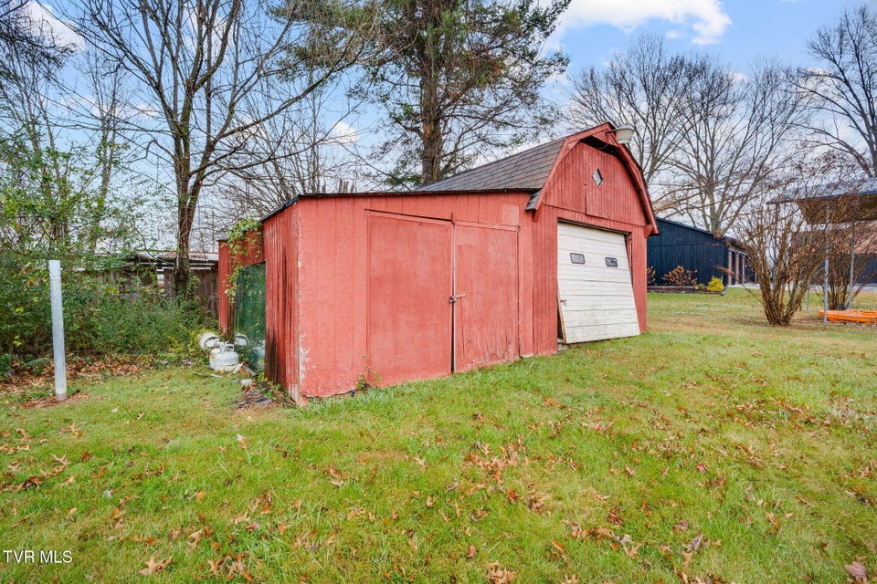 Photo #35: 121 Vines Drive