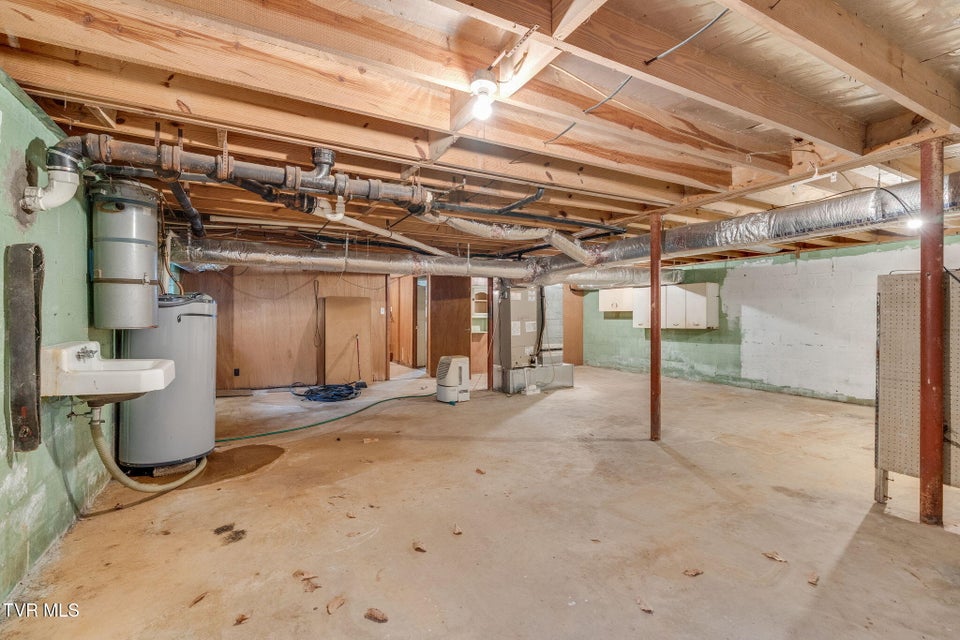 Photo #26: 121 Vines Drive