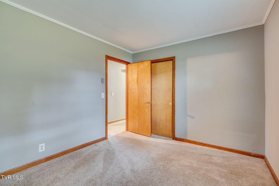 Photo #21: 121 Vines Drive