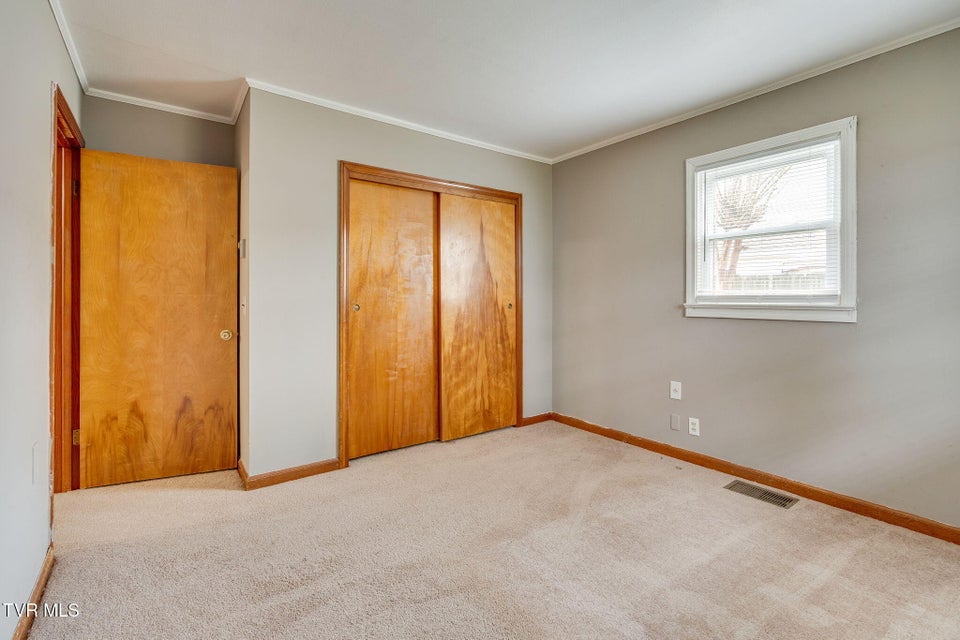 Photo #16: 121 Vines Drive