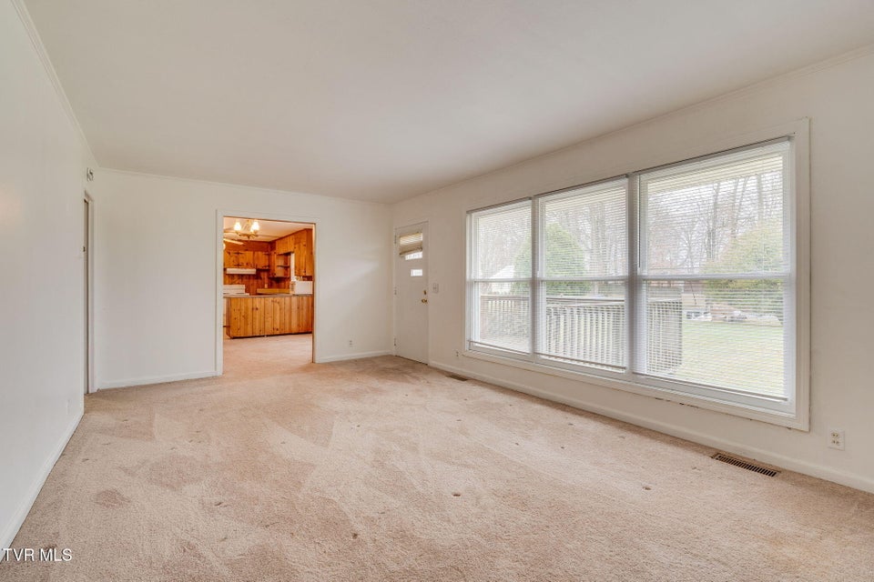 Photo #6: 121 Vines Drive