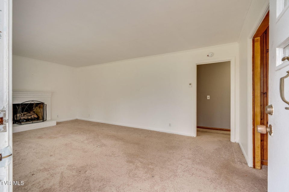 Photo #4: 121 Vines Drive