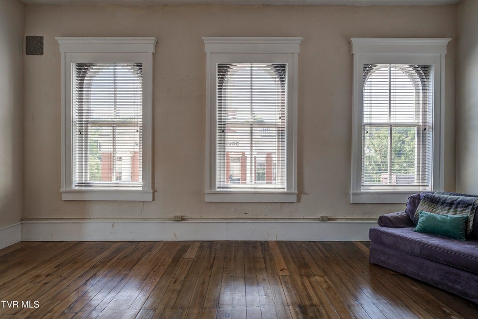 Photo #28: 109 Main Street