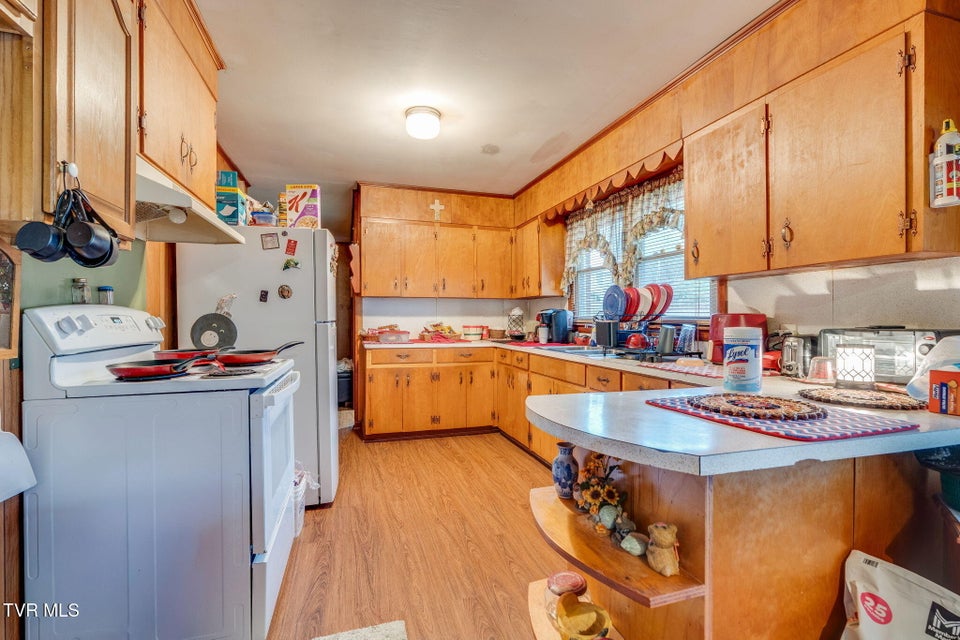 Photo #12: 104 3rd Avenue