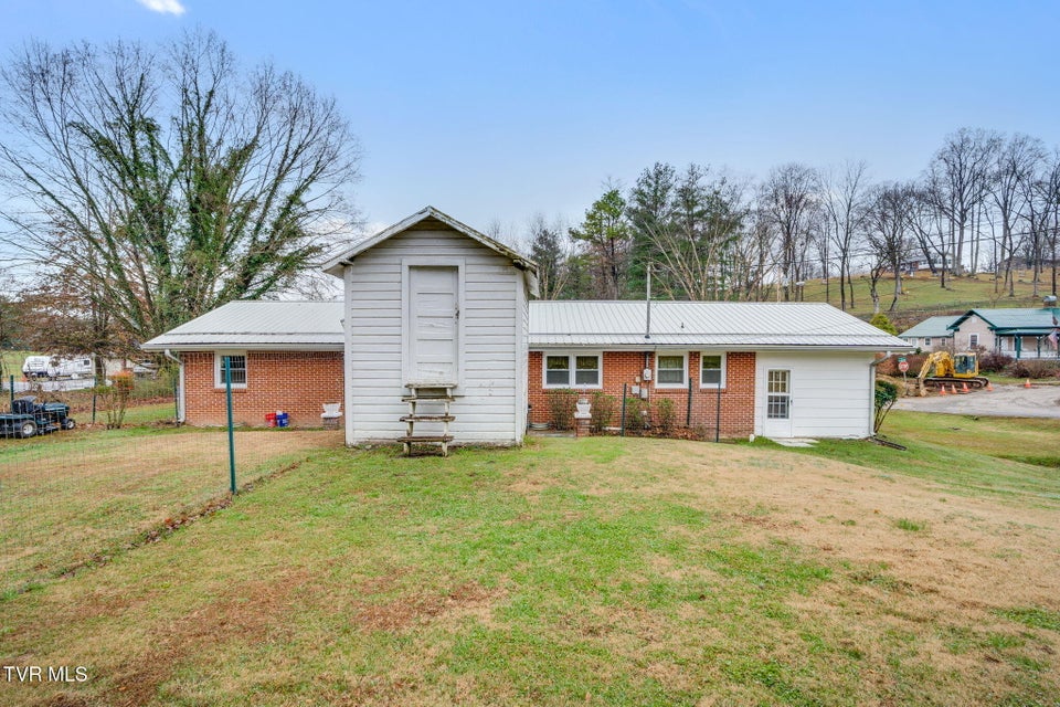 Photo #28: 104 3rd Avenue