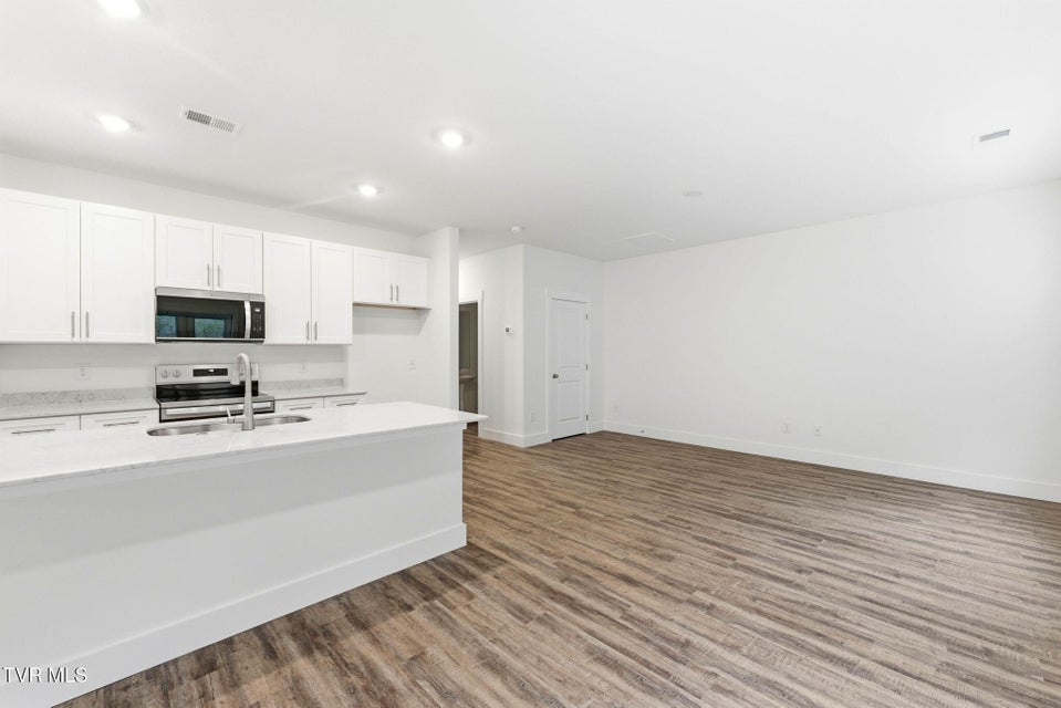 Photo #4: 1129 Wenna Way 