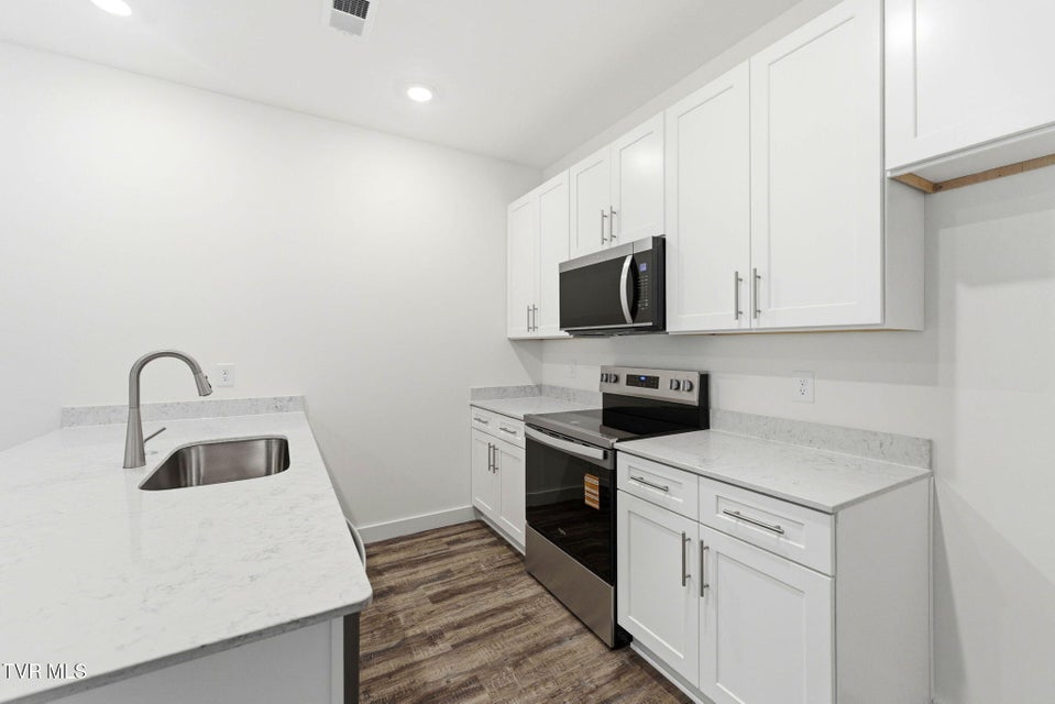 Photo #3: 1129 Wenna Way 